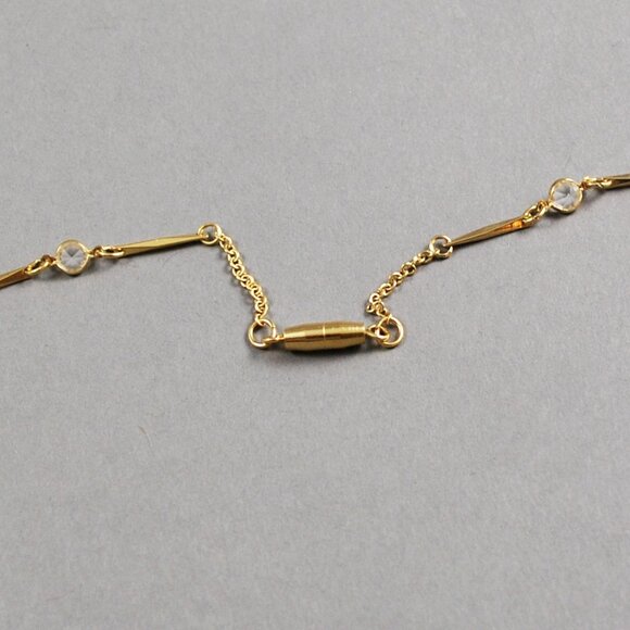 1984 Avon Simulated Diamond Accent in Goldtone Necklace and Bracelet Set - Picture 7 of 9